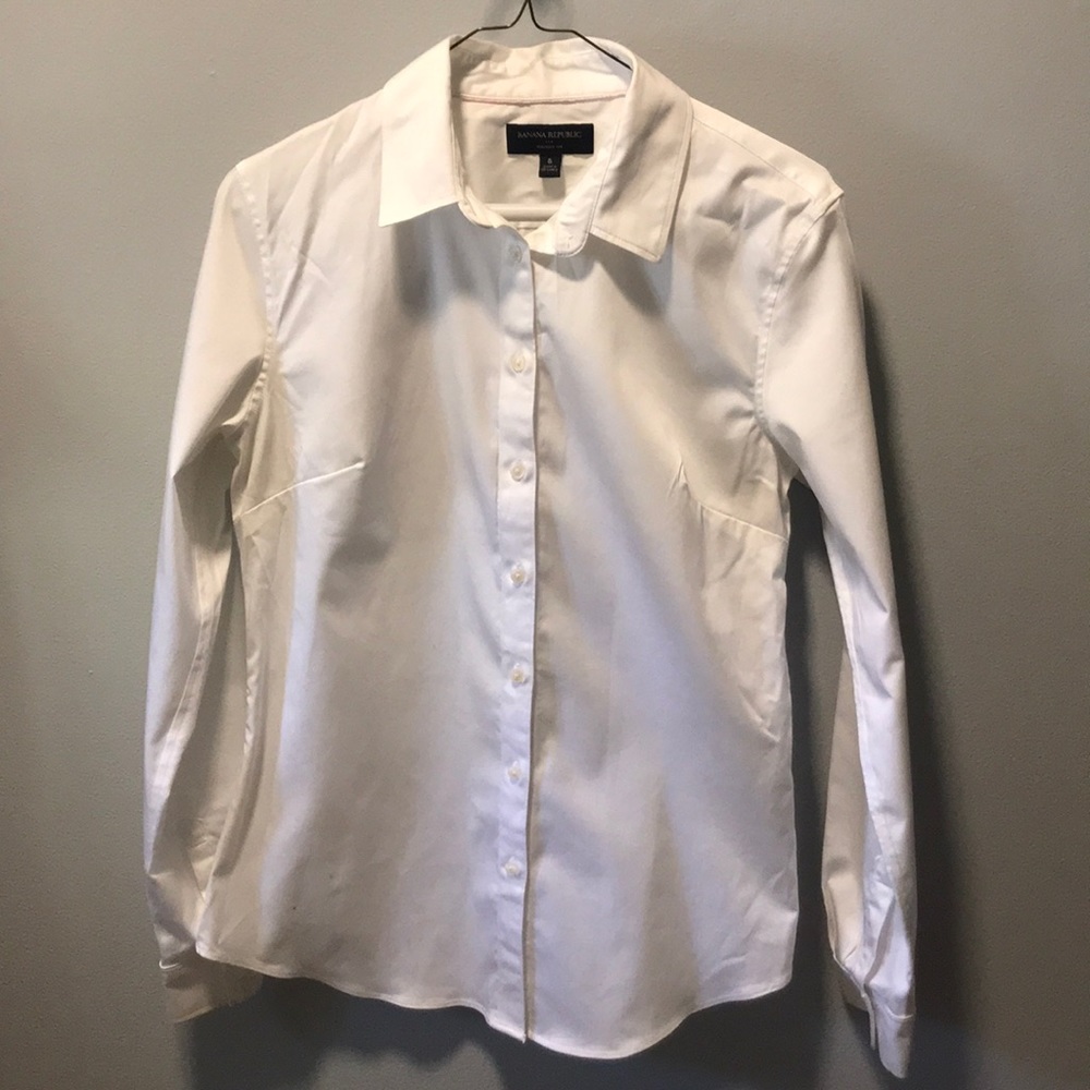 Women’s white Banana Republic Button Down